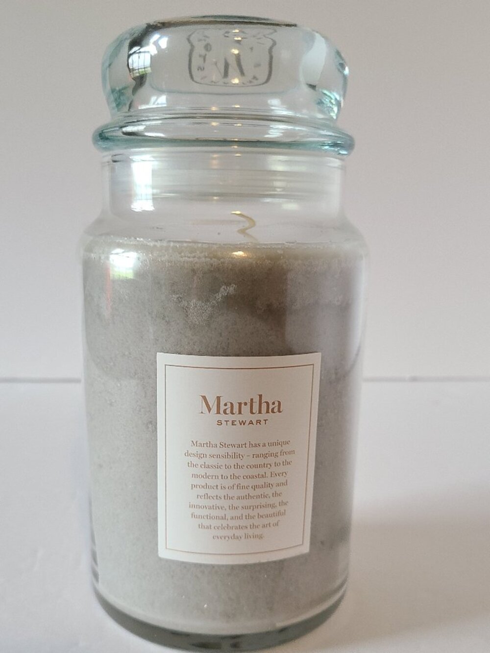 MARTHA STEWART "COZY CABIN"SCENTED JAR CANDLE -DOUBLE WICK- SIZE 26 OZ.-NEW-GRAY - Picture 2 of 5
